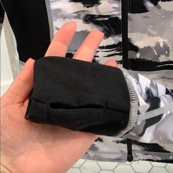 Z by Zella Nordstrom’s girls jacket so 10/12 - Picture 3 of 4